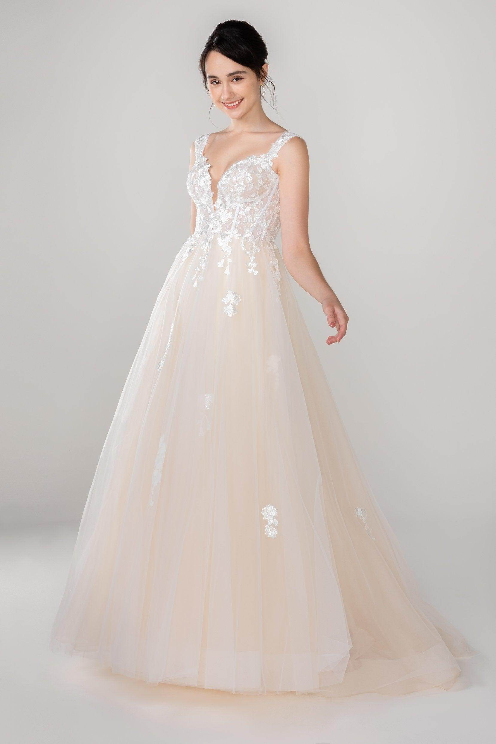 A-Line Sweep-Brush Train Tulle Lace Wedding Dress CW2536 - COCOMELODY